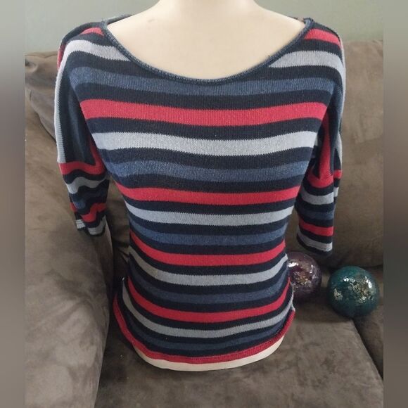 One Clothing Navy and Red Knit Lightweight Sweater - Picture 1 of 4